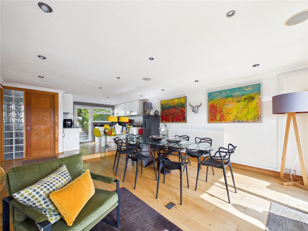 Property photo 2 of 63 Picture No. 07