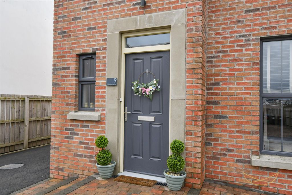 Property photo 3 of 38 Dhp-10.Jpg
