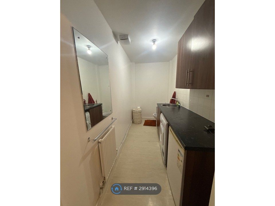 Property photo 3 of 9 Laundry Room & Downstairs Toilet