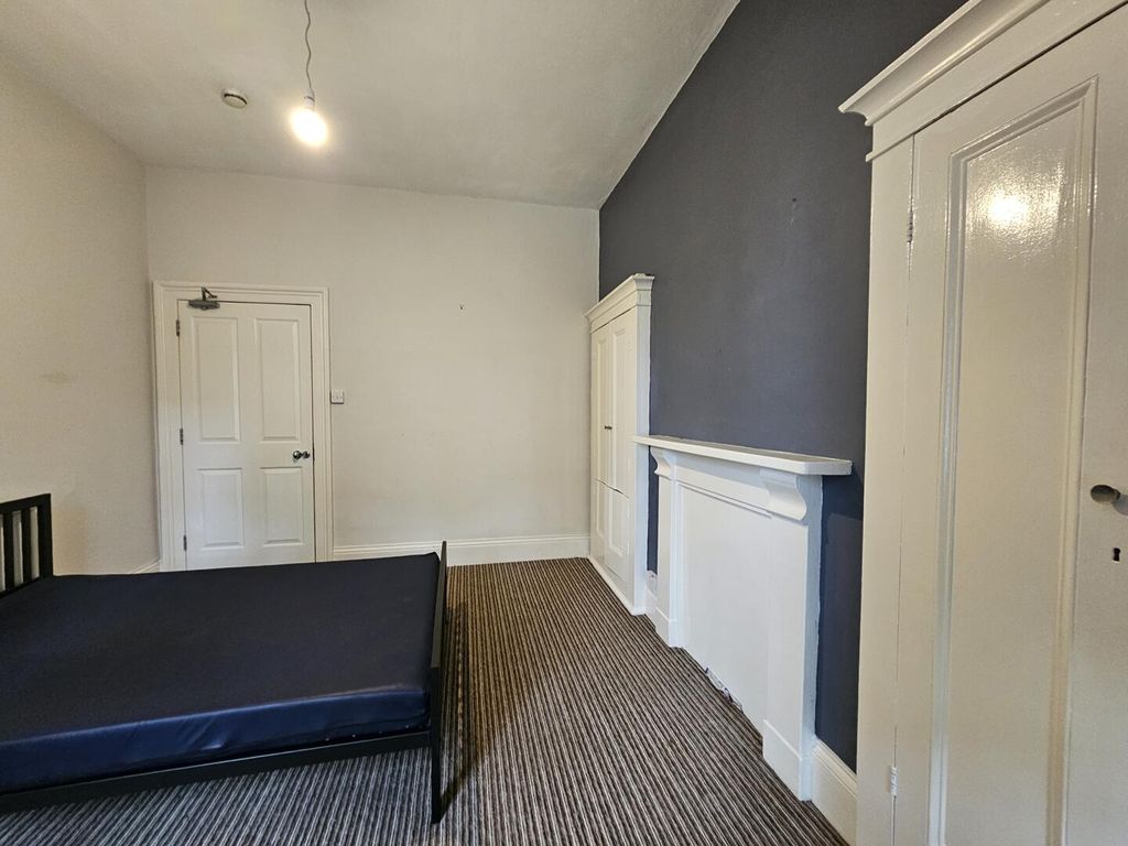 Property photo 1 of 2 Bedroom