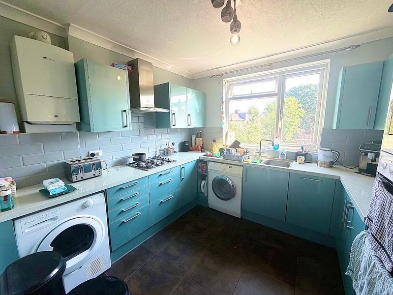 Property photo 3 of 12 Photo 6