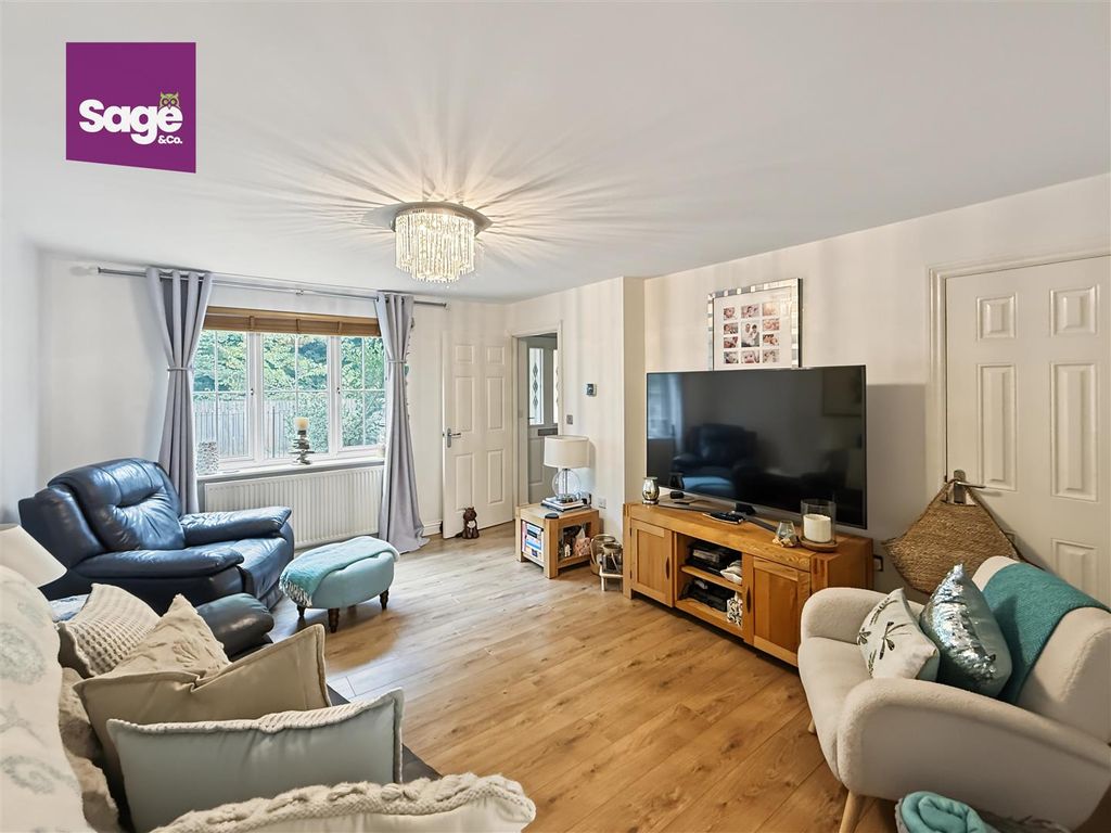 Property photo 2 of 35