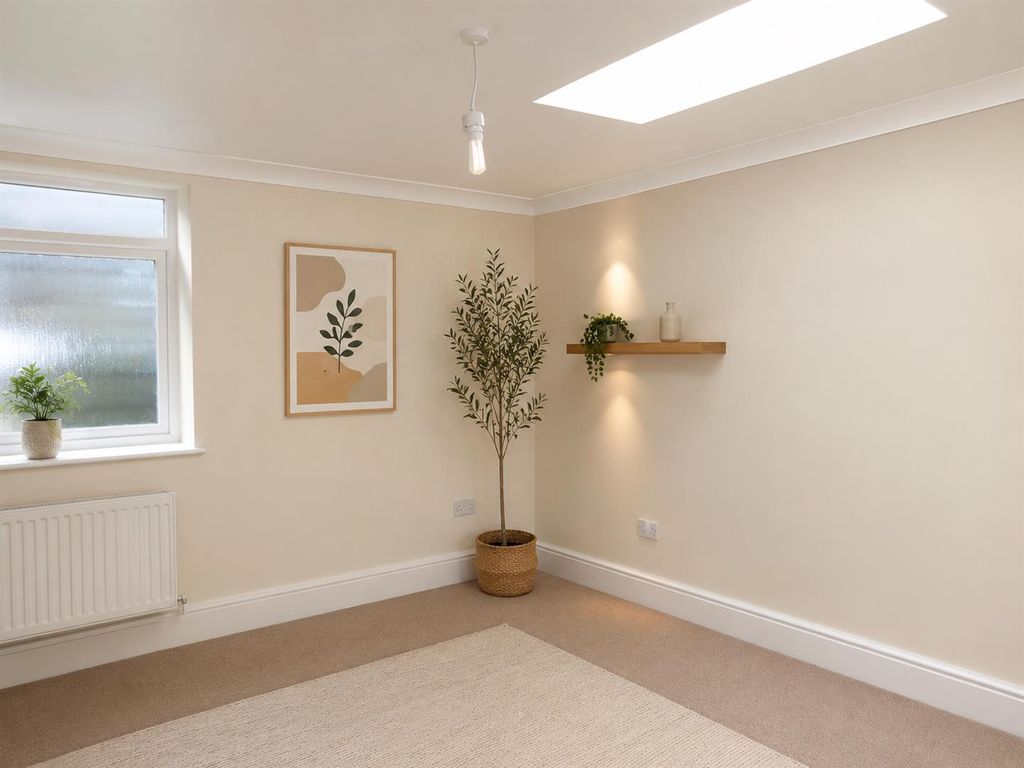 Property photo 3 of 4 Bedroom.Png