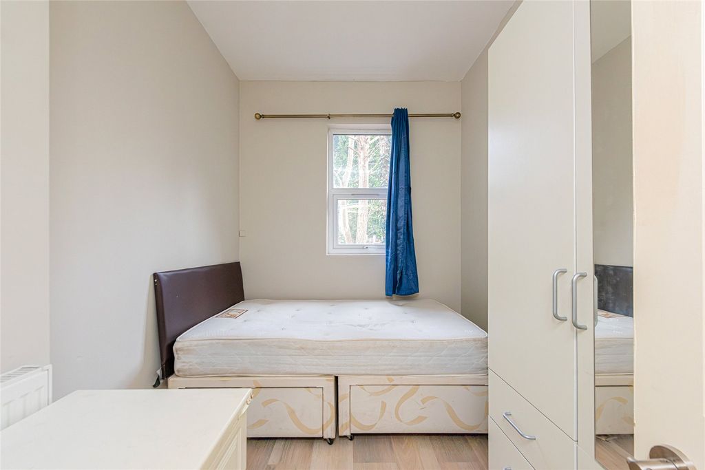 Property photo 2 of 5 Picture No. 22