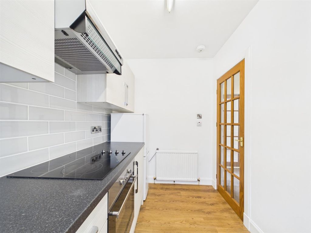 Property photo 2 of 13 Cam01486G0-Pr1006-Still006.Jpg