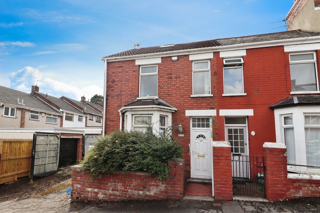 Property photo 1 of 17