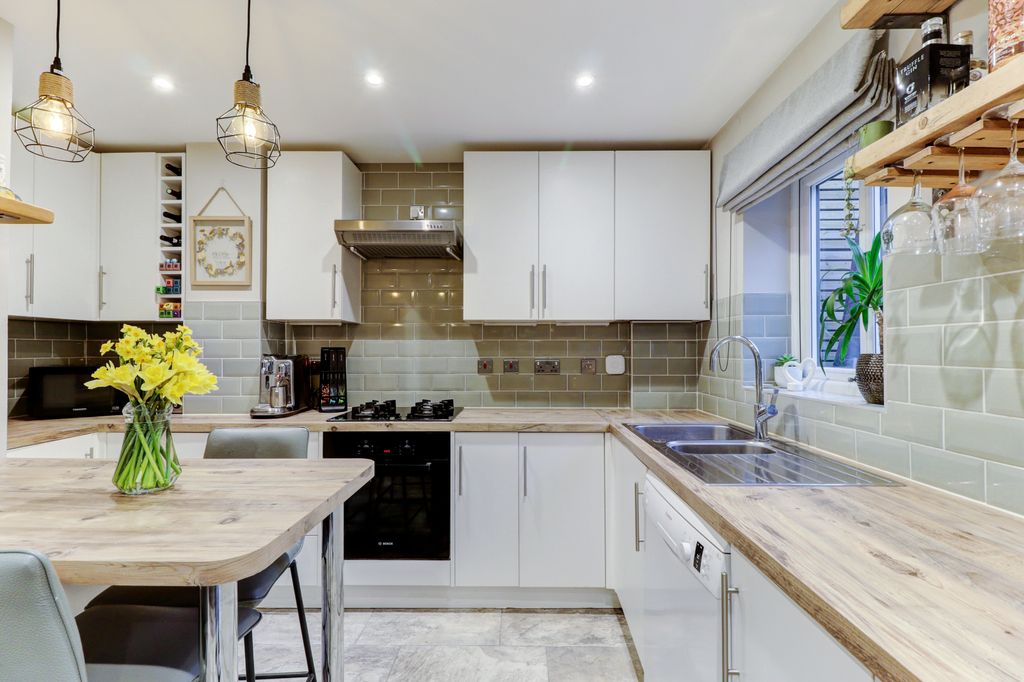 Property photo 3 of 16 Picture No. 20