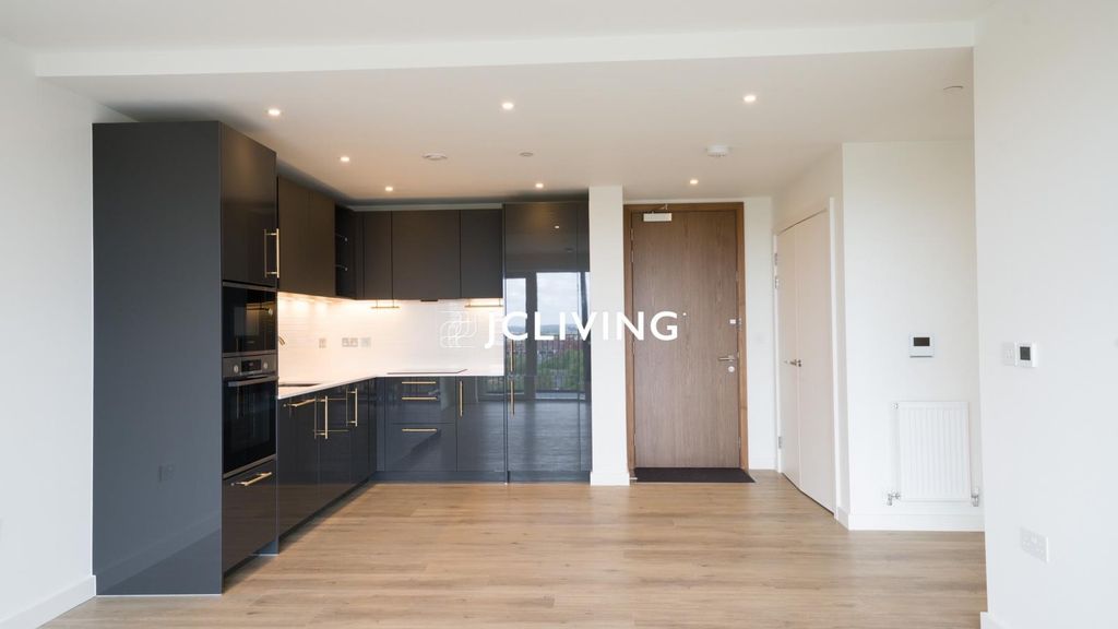 Property photo 3 of 12 Eb72B42A05Cfdb32Dbee36899c1Fa7d5.Jpg