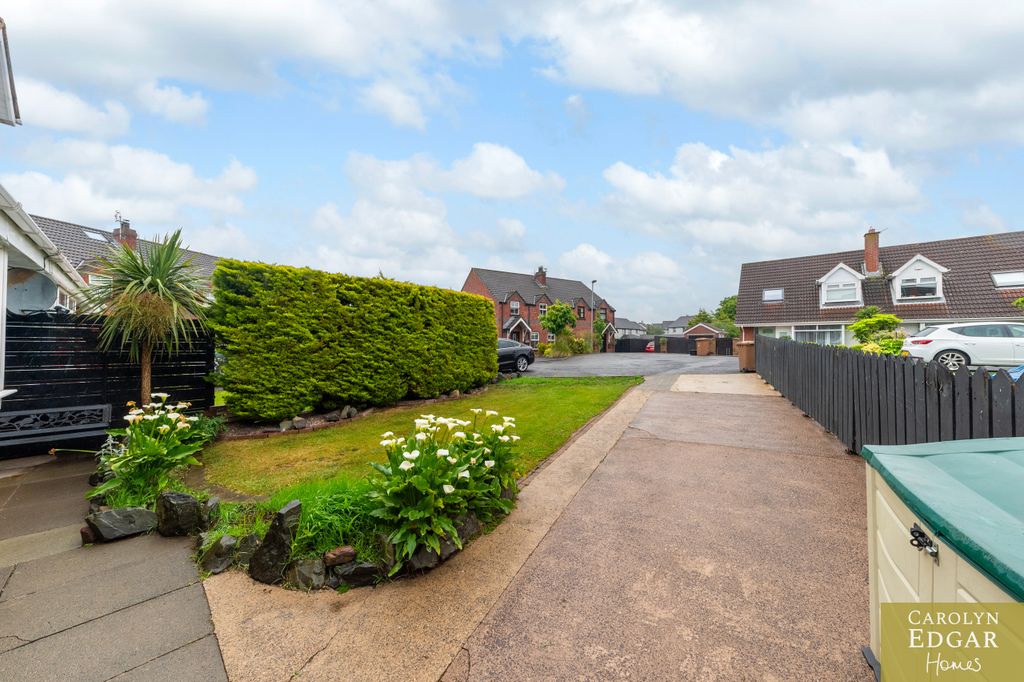 Property photo 3 of 60 004