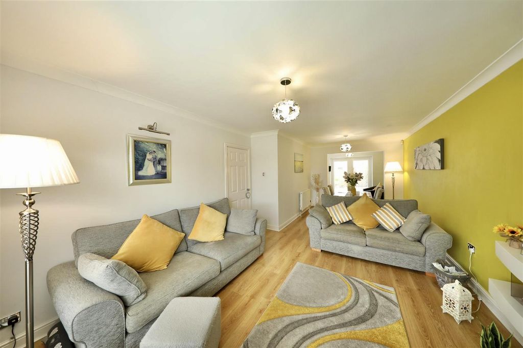 Property photo 2 of 23 Living Room