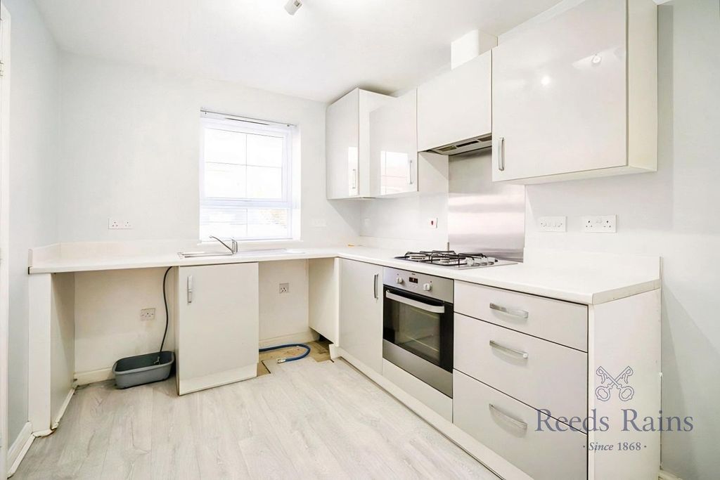 Property photo 3 of 11 Picture No. 12