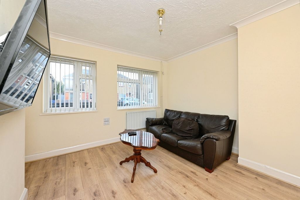 Property photo 3 of 17 Photo