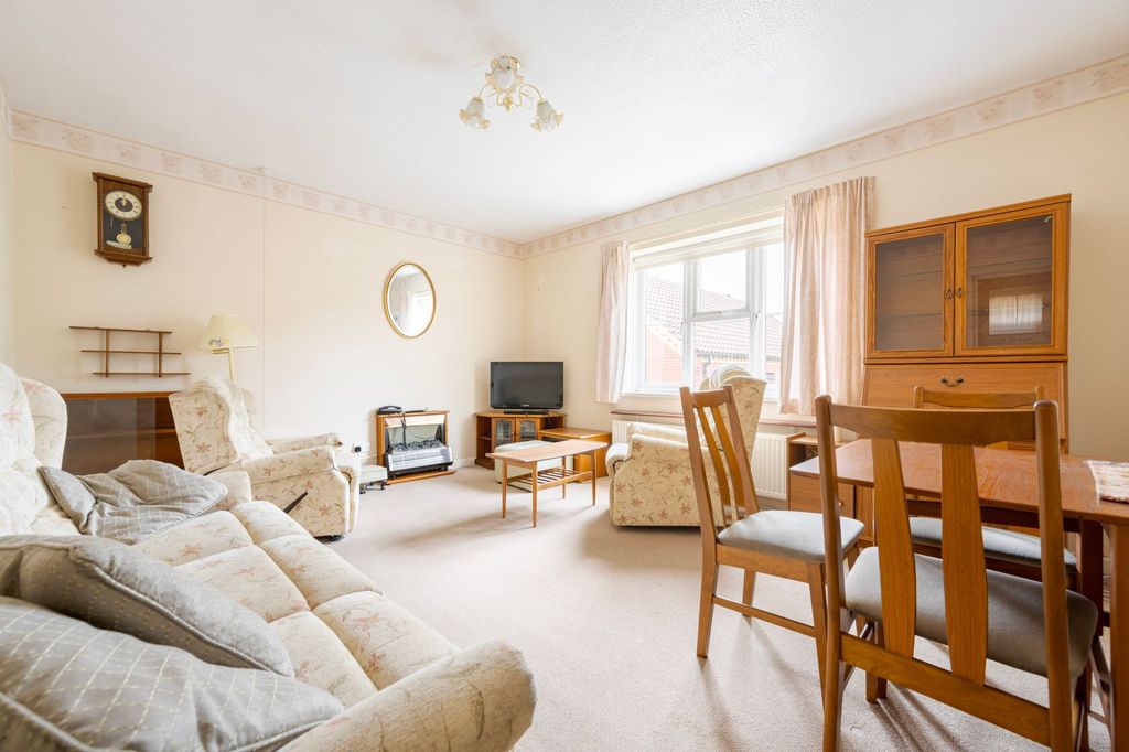 Property photo 2 of 12