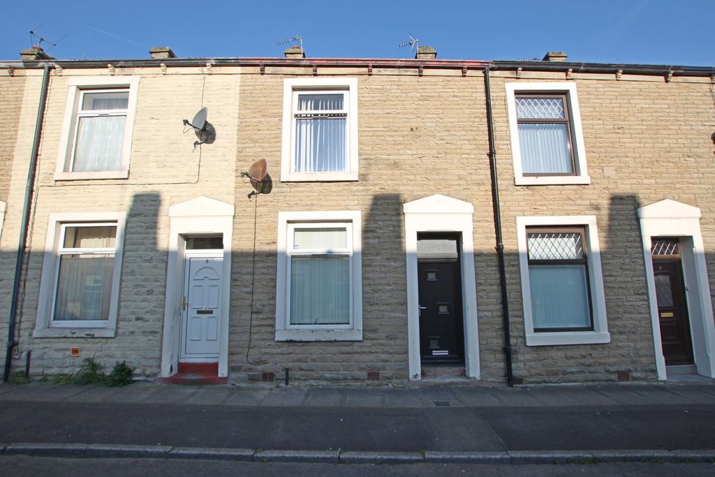 Property photo 1 of 8 1