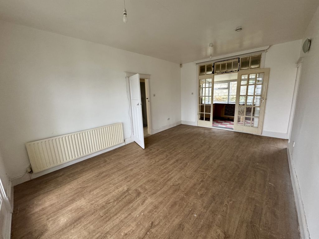 Property photo 3 of 17 Image 4