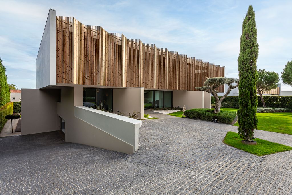 Property photo 3 of 65