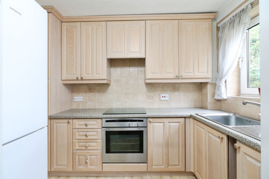 Property photo 3 of 17