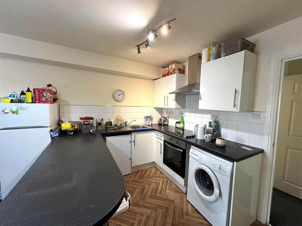 Property photo 3 of 9 Coopers Estate Agents