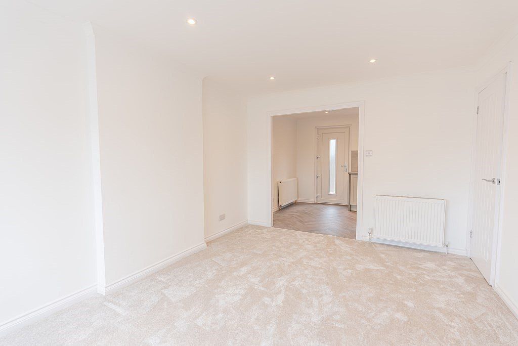 Property photo 3 of 17 Gallery