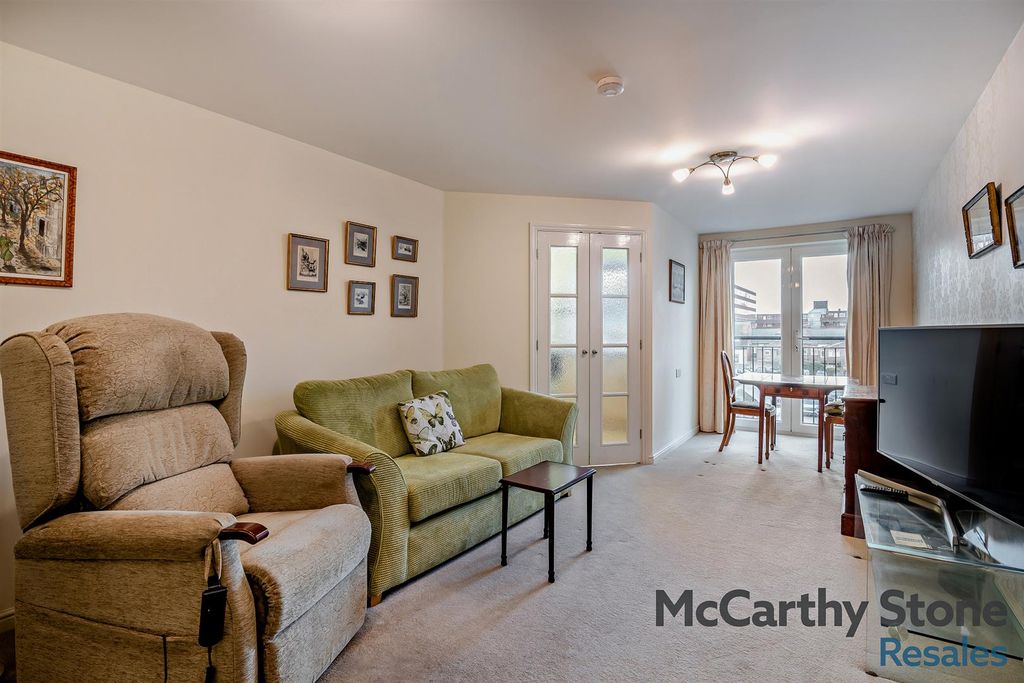 Property photo 2 of 30 8668950-Interior10-800.Jpg