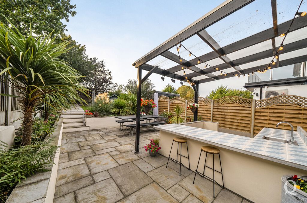 Property photo 3 of 47 4d817Df9-Db84-42d...