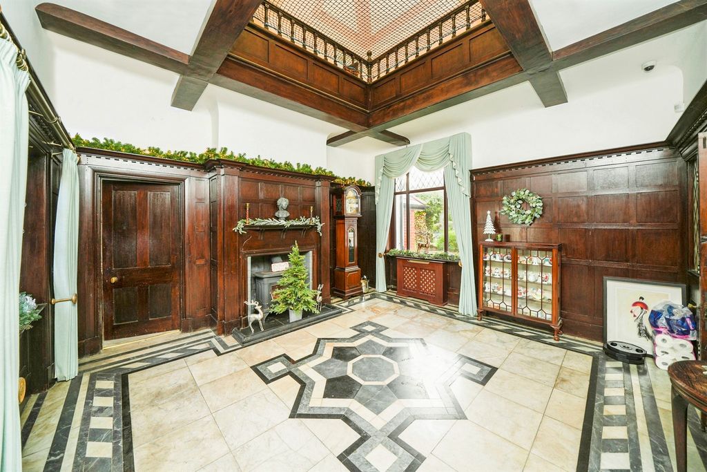 Property photo 2 of 29