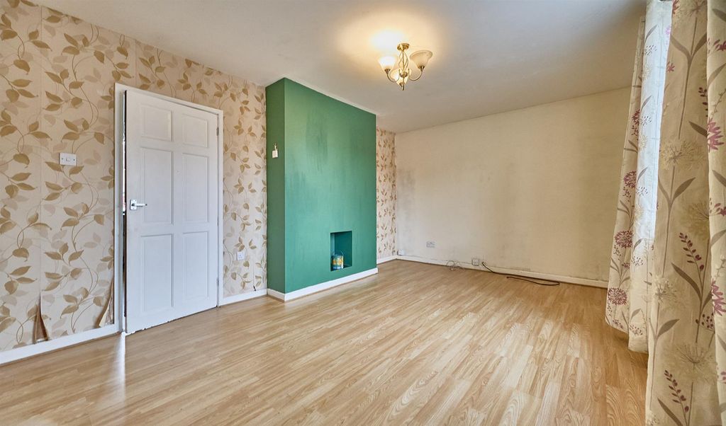 Property photo 2 of 11 Lounge To Front