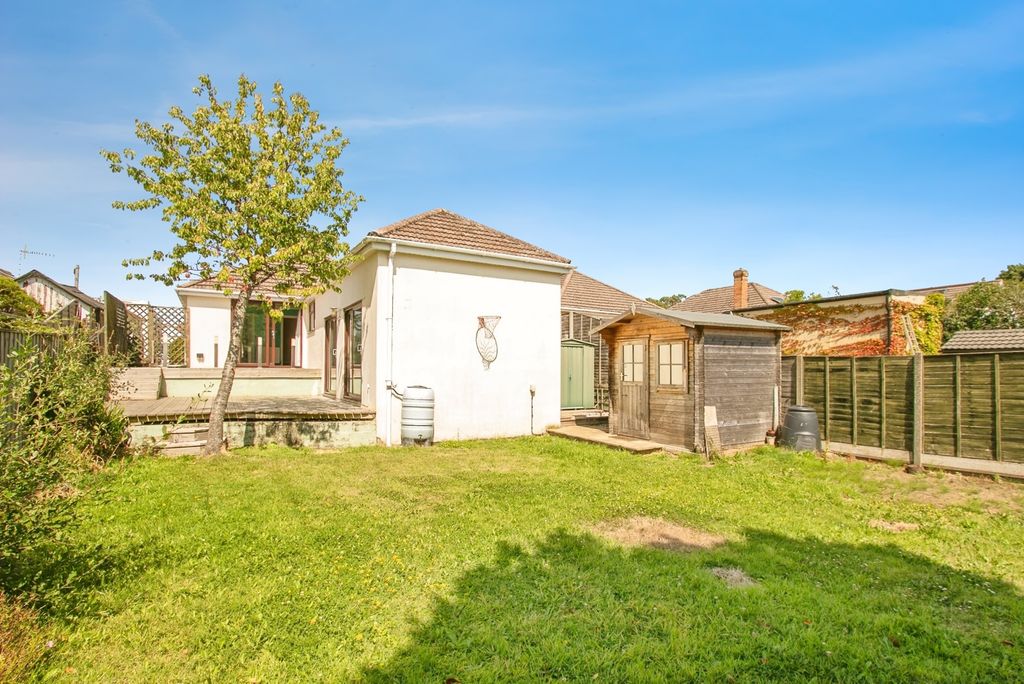 Property photo 2 of 17 Photo