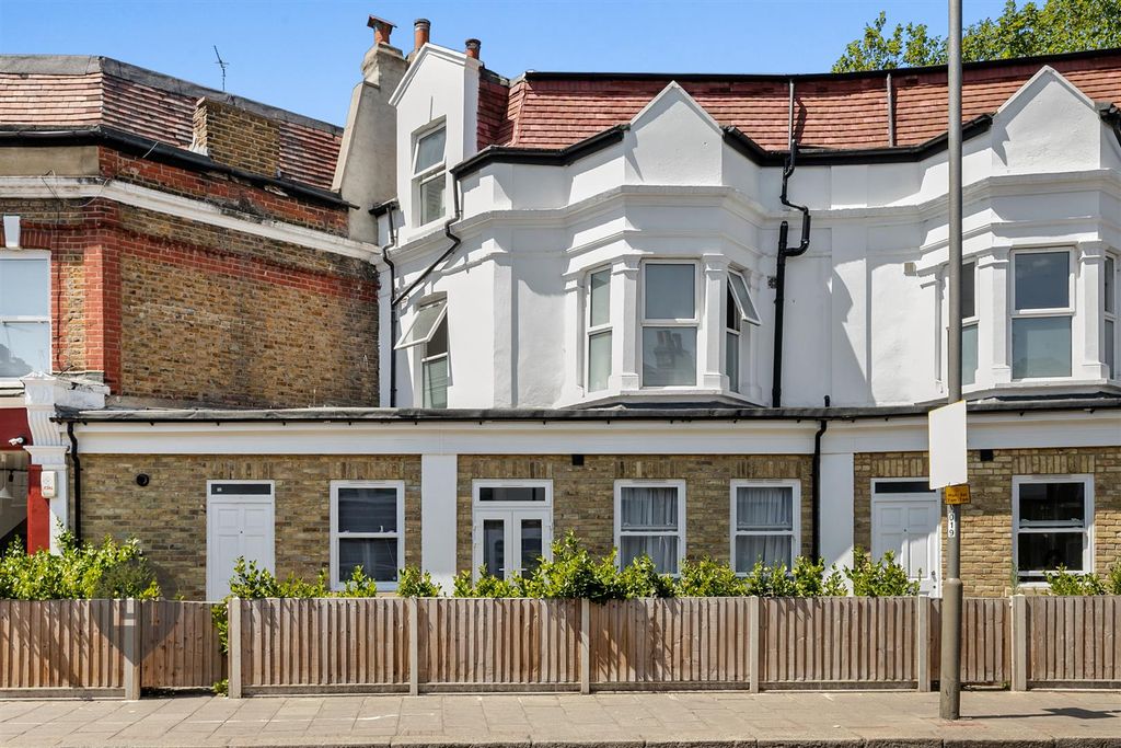 Property photo 1 of 5 External