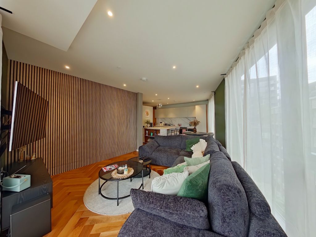 Property photo 3 of 12