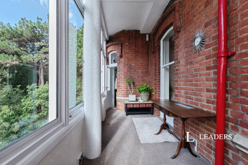 Property photo 3 of 18 Pbox-Img.Jpg