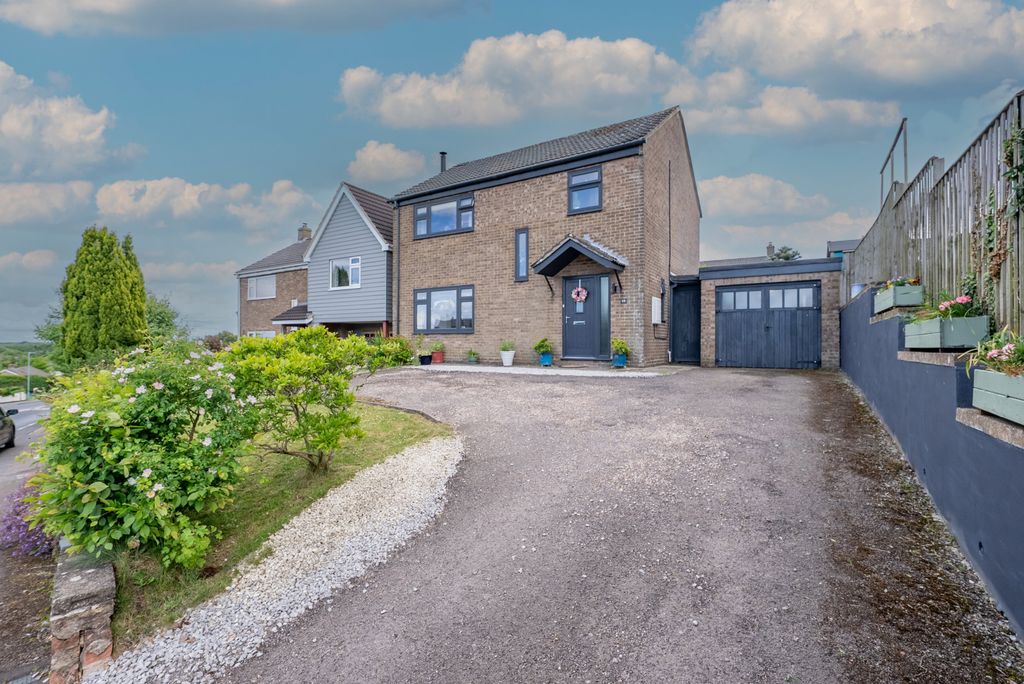 Property photo 1 of 29