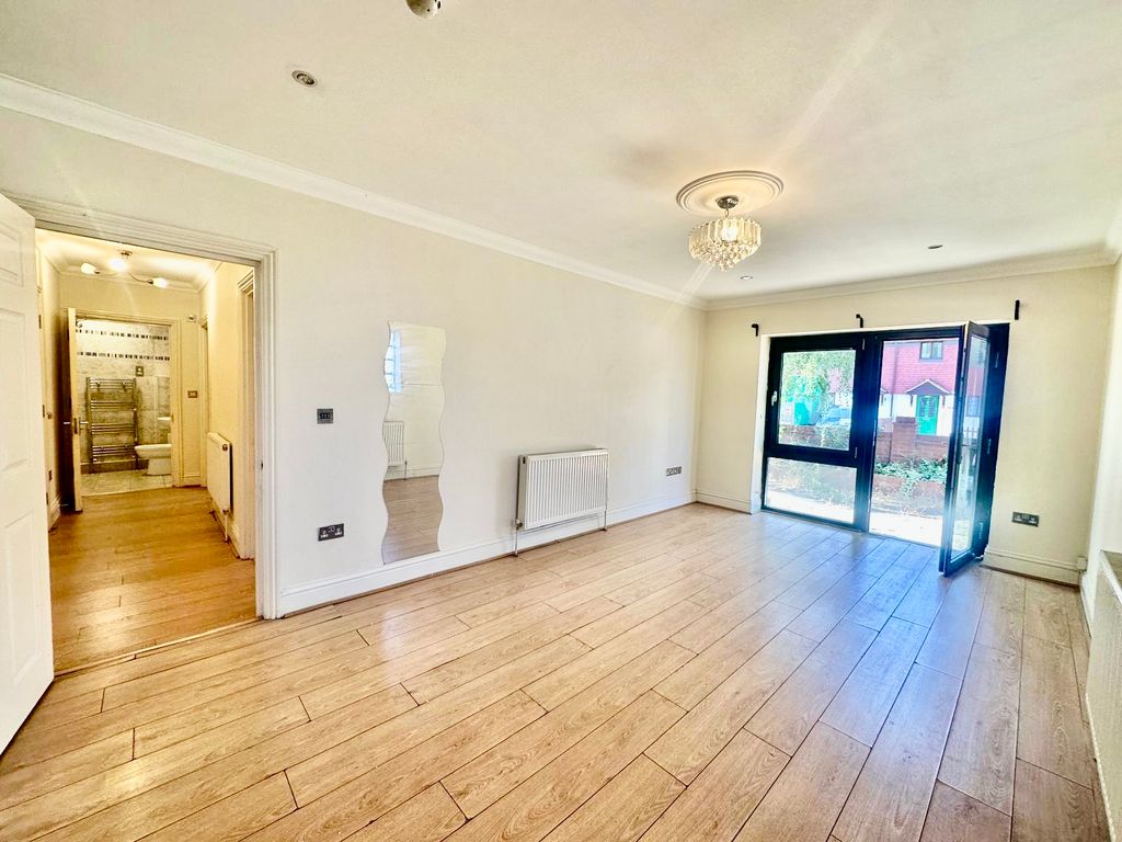 Property photo 2 of 5 Vpyre5741