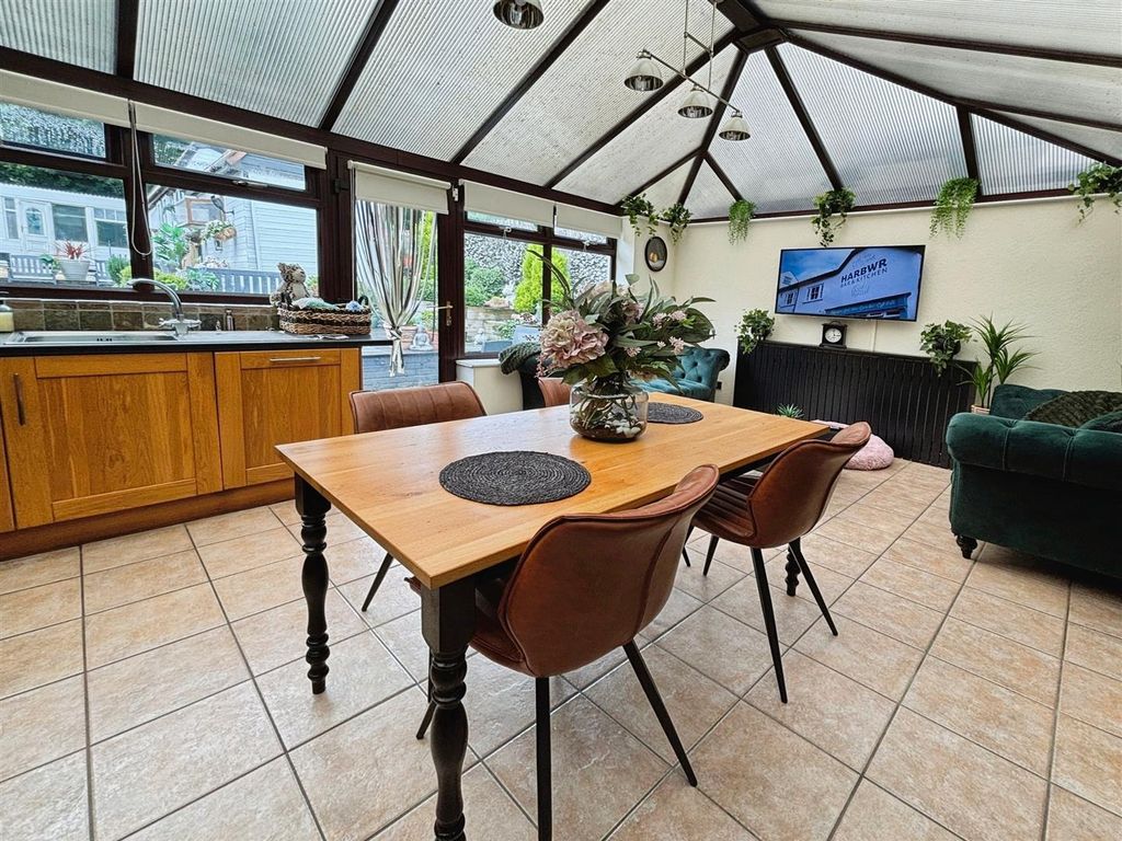 Property photo 3 of 18 Kitchen/Diner