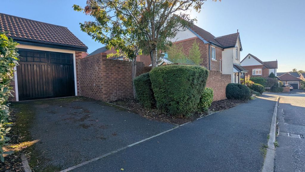 Property photo 2 of 28