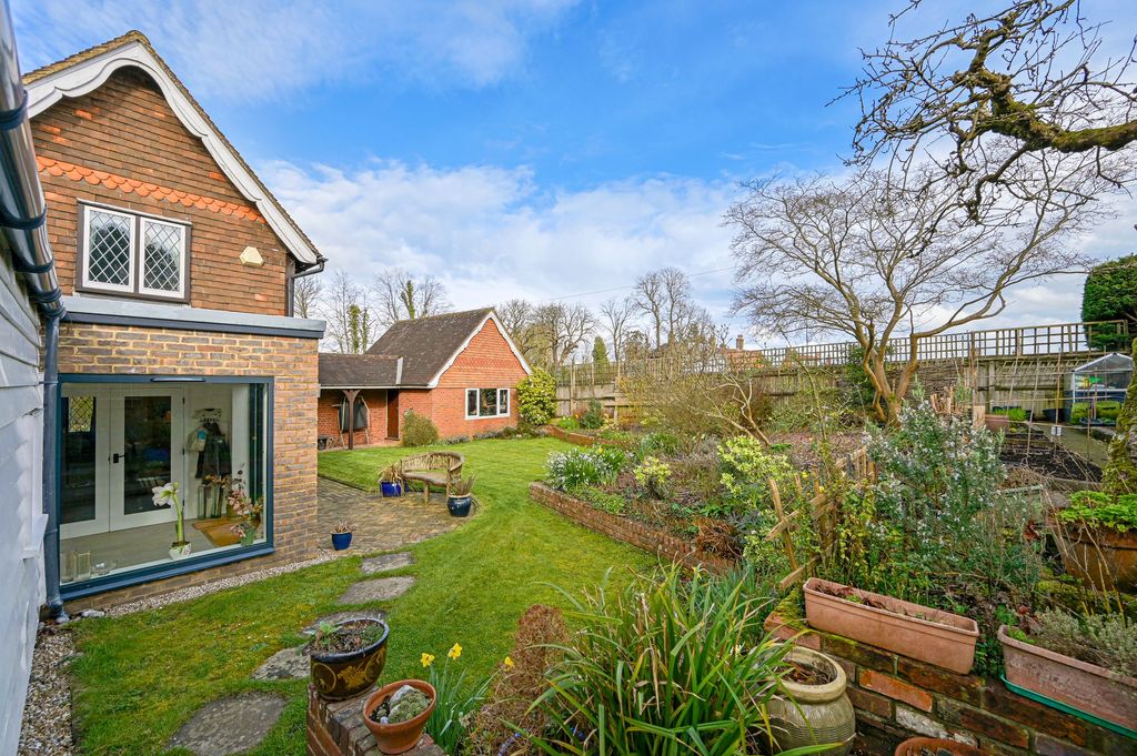 Property photo 2 of 32