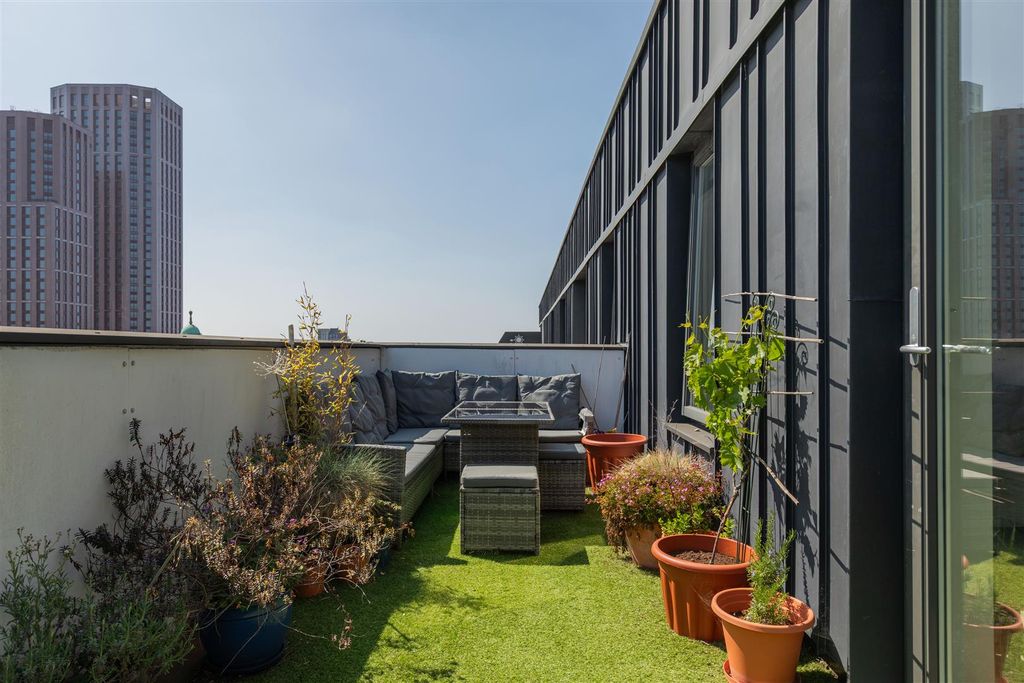 Property photo 1 of 36 Craig House, 263, High Street E17