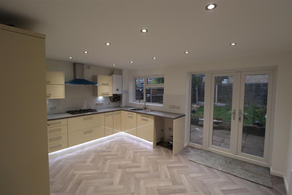 Property photo 3 of 12 Img_4967.Jpg