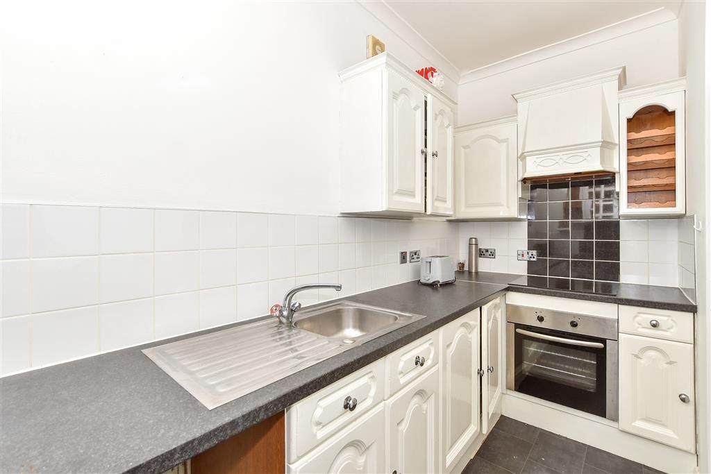 Property photo 2 of 7 Kitchen