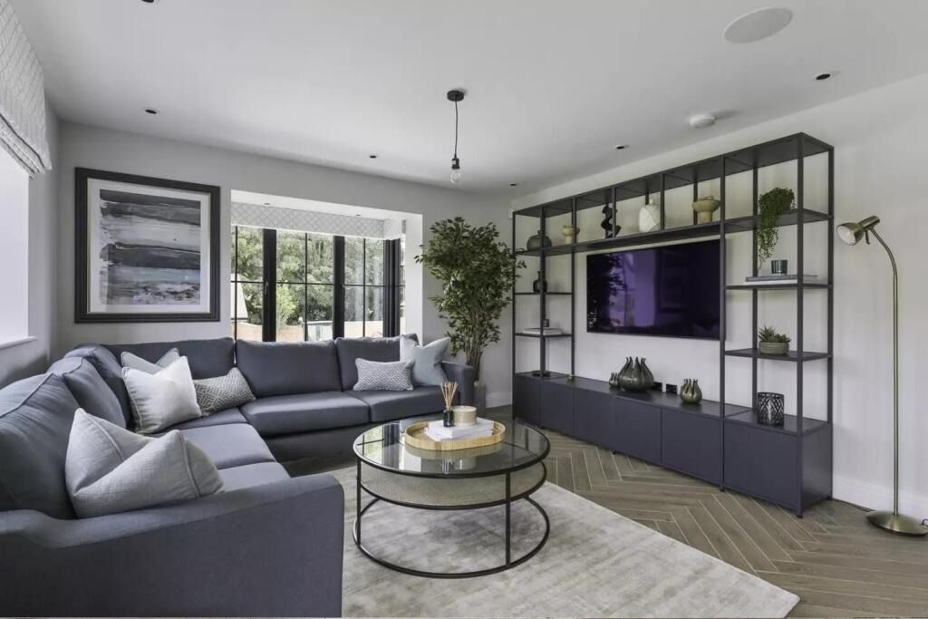 Property photo 3 of 27 4518233