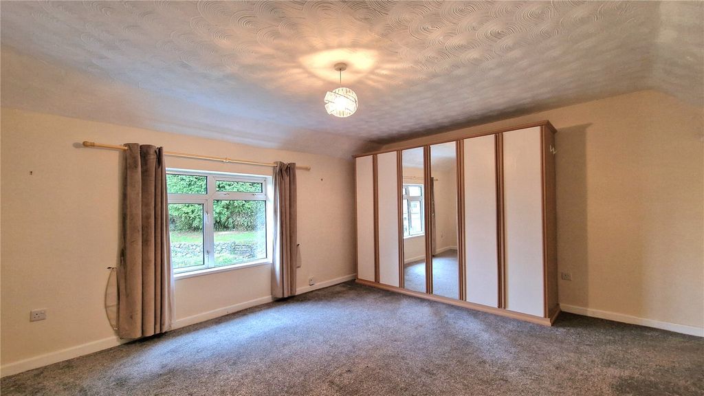 Property photo 3 of 17 Picture No. 63