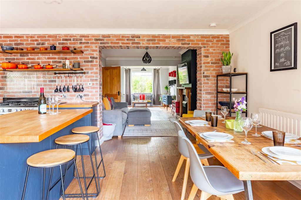 Property photo 2 of 52 Sap_Norwich_2_Breackland_Road-6.Jpg
