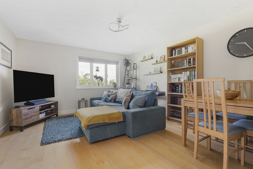 Property photo 1 of 23