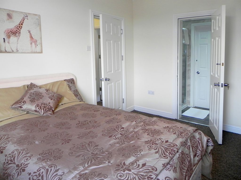 Property photo 1 of 3