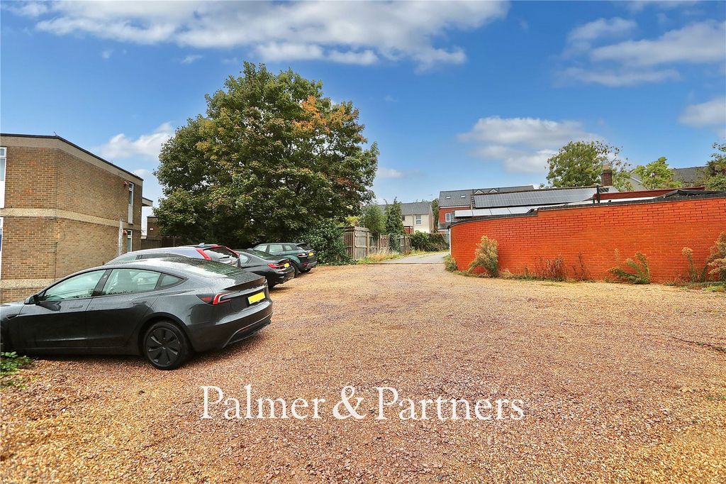 Property photo 2 of 25 Picture No. 19