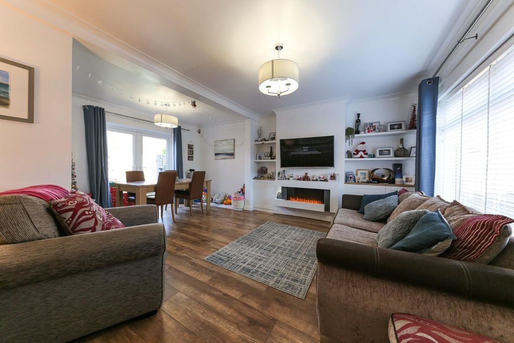 Property photo 2 of 14 Living Room