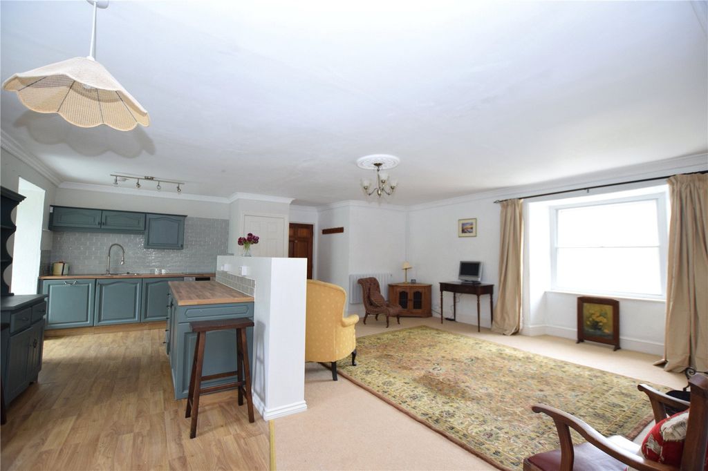 Property photo 2 of 13 Picture No. 02