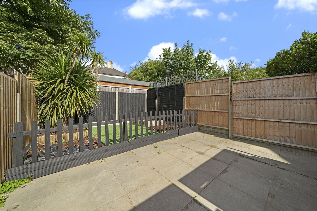 Property photo 3 of 16 Picture No. 18