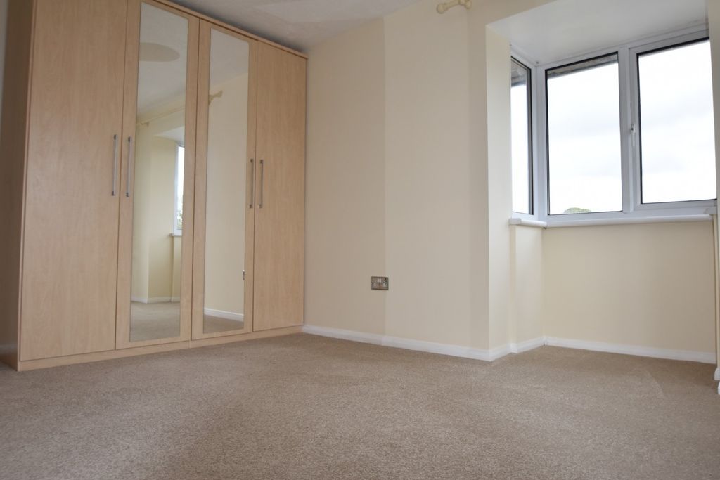 Property photo 3 of 5 Bedroom 1