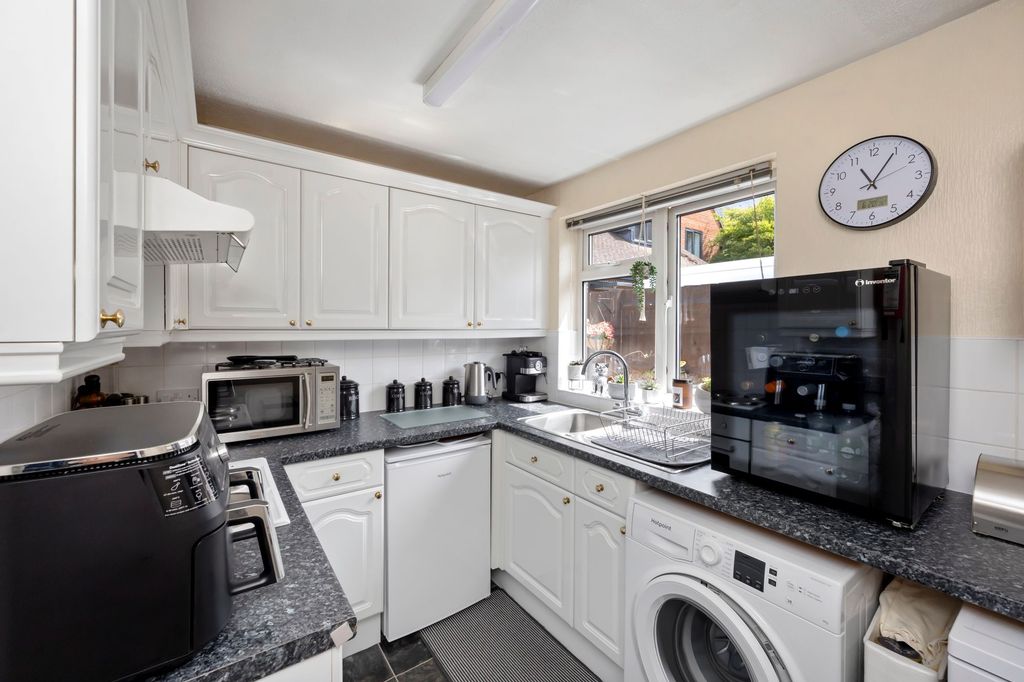 Property photo 2 of 24